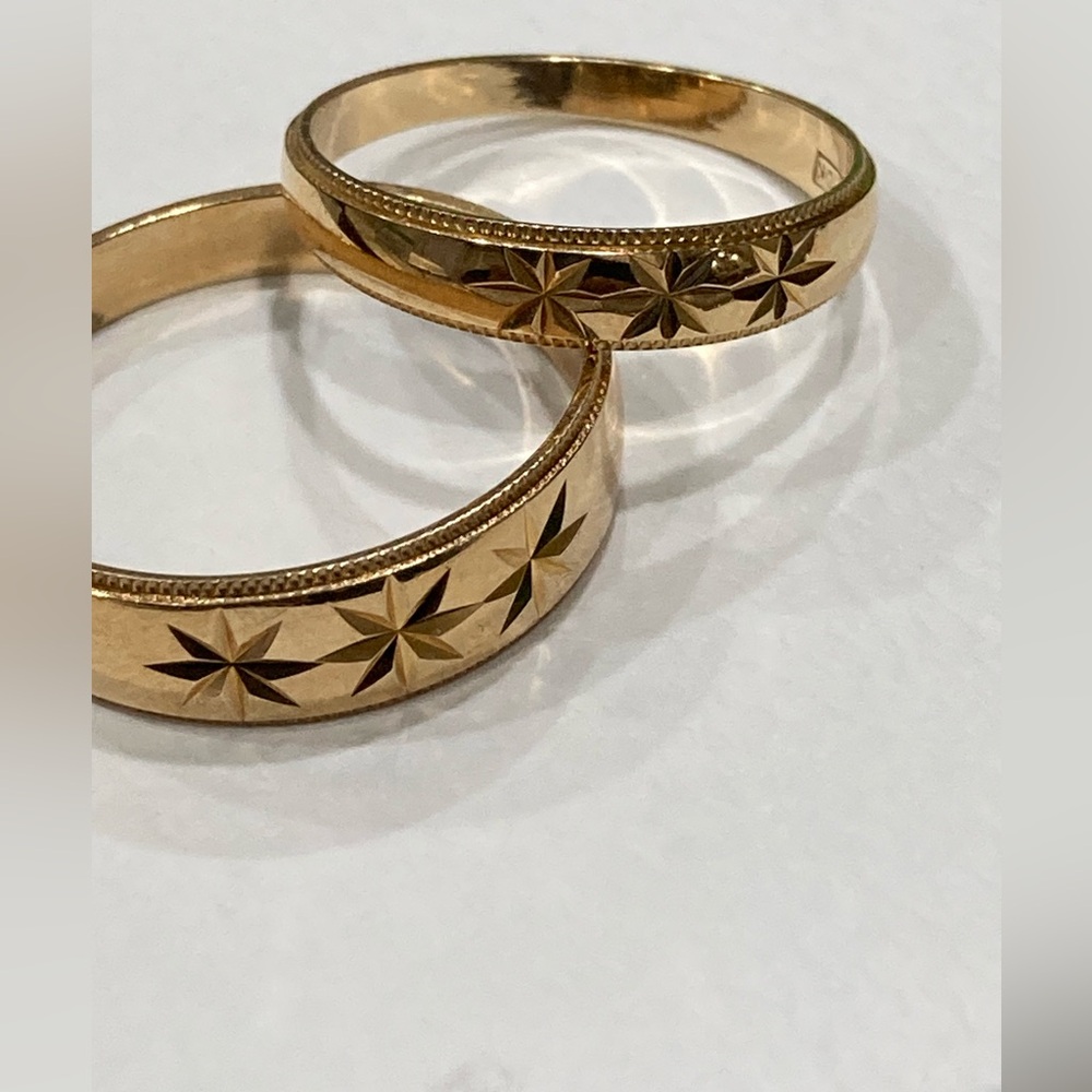10k Brand new Elegant couple  Gold Star Patterned bands